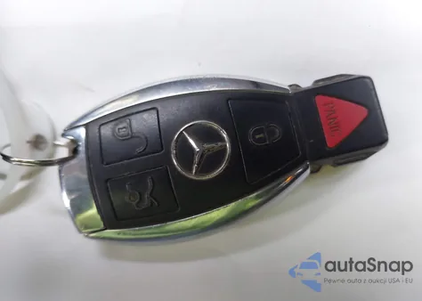 2013 Mercedes-Benz E 350 4Matic z USA, uszkodzony, nr VIN WDDHH8JB8DA705712